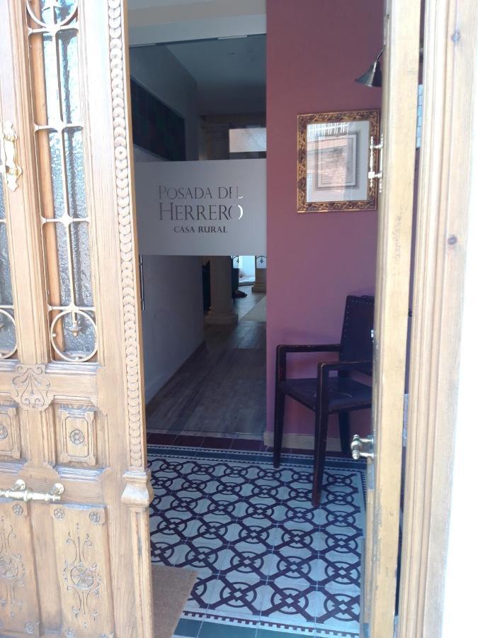 Posada Del Herrero Madridejos Luaran gambar